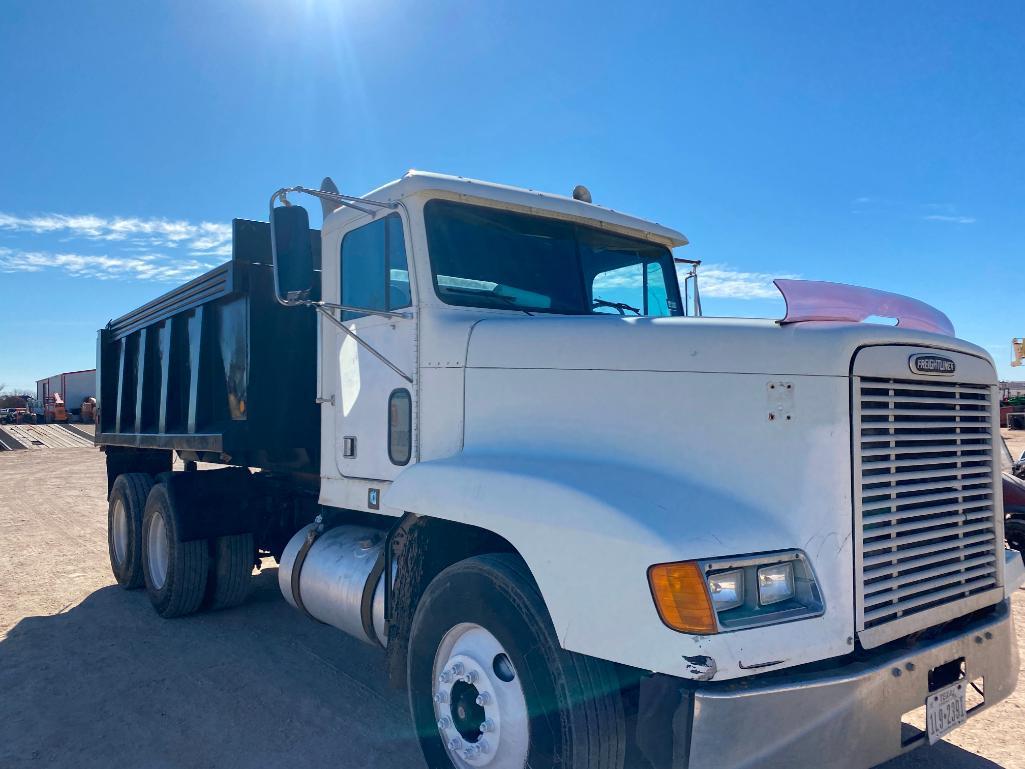 2001 Freightliner FLD120 Truck