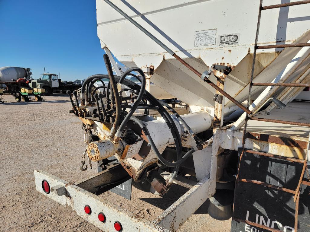 1988 Freightliner Truck w/ Fertilizer Tender