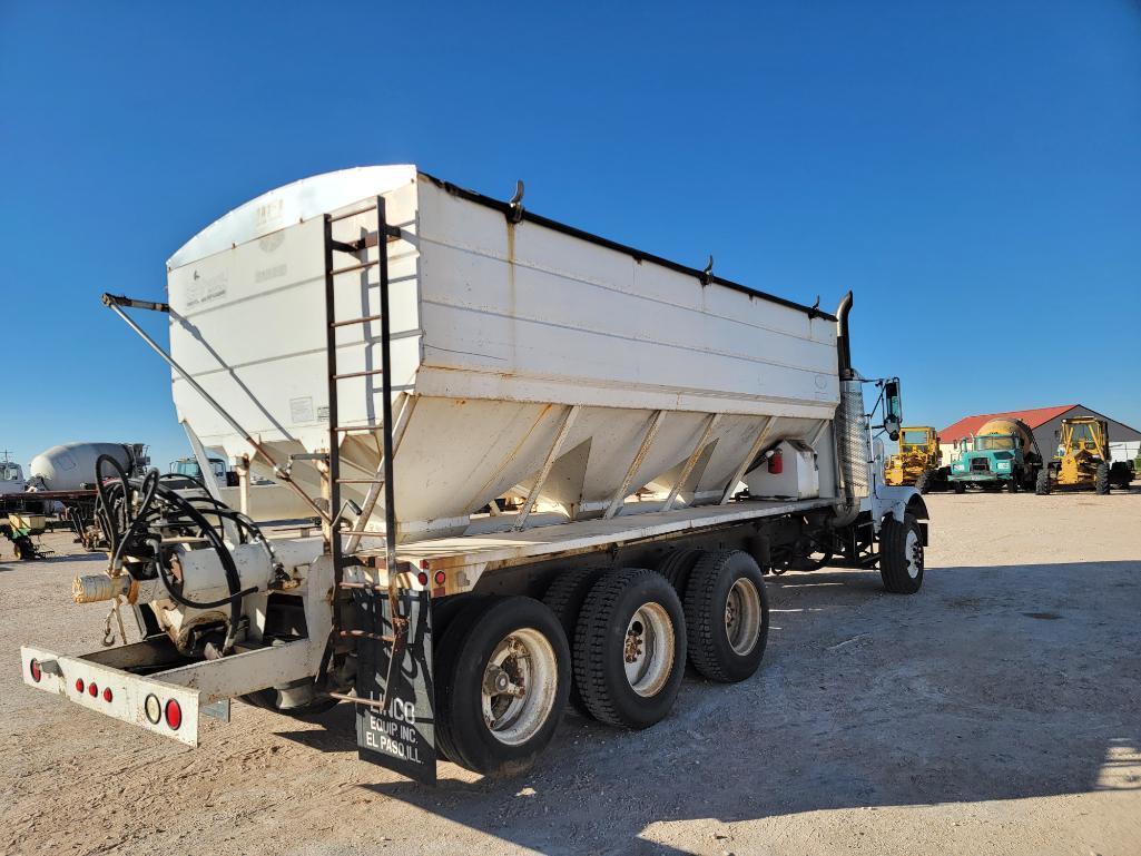 1988 Freightliner Truck w/ Fertilizer Tender