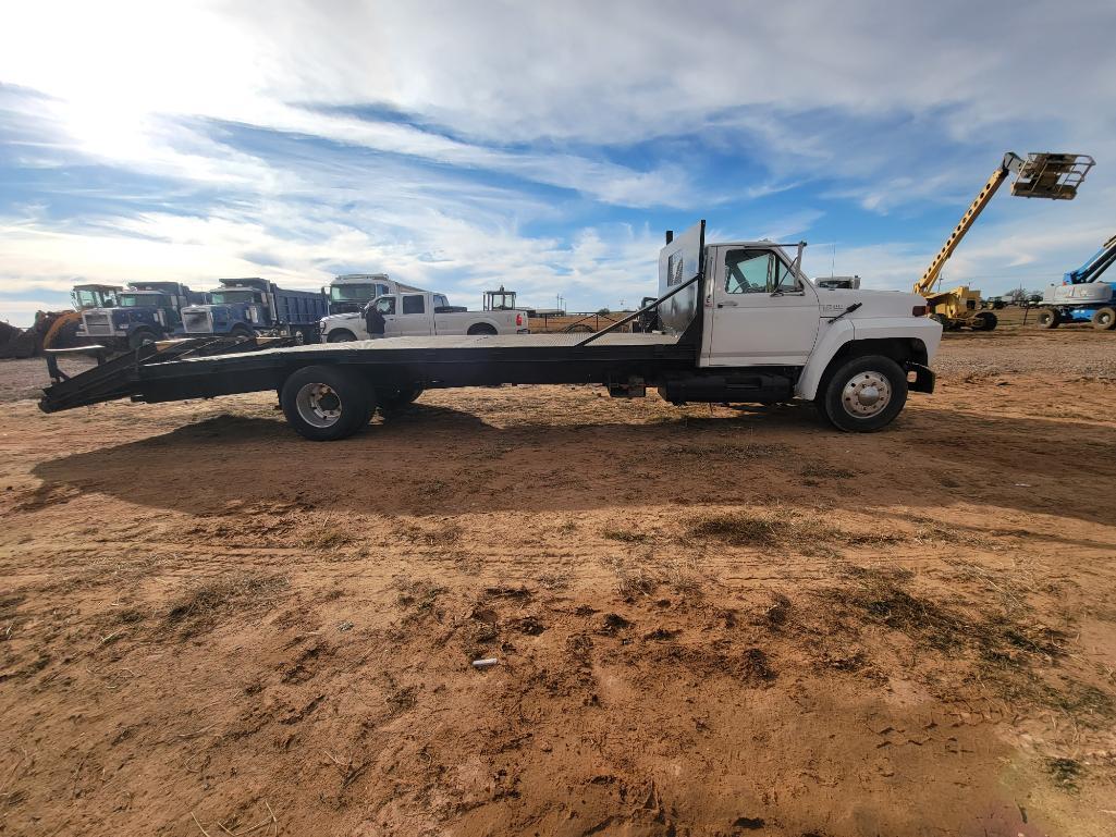 1989 Ford F700 Diesel, 20 + Tail Flatbed Truck