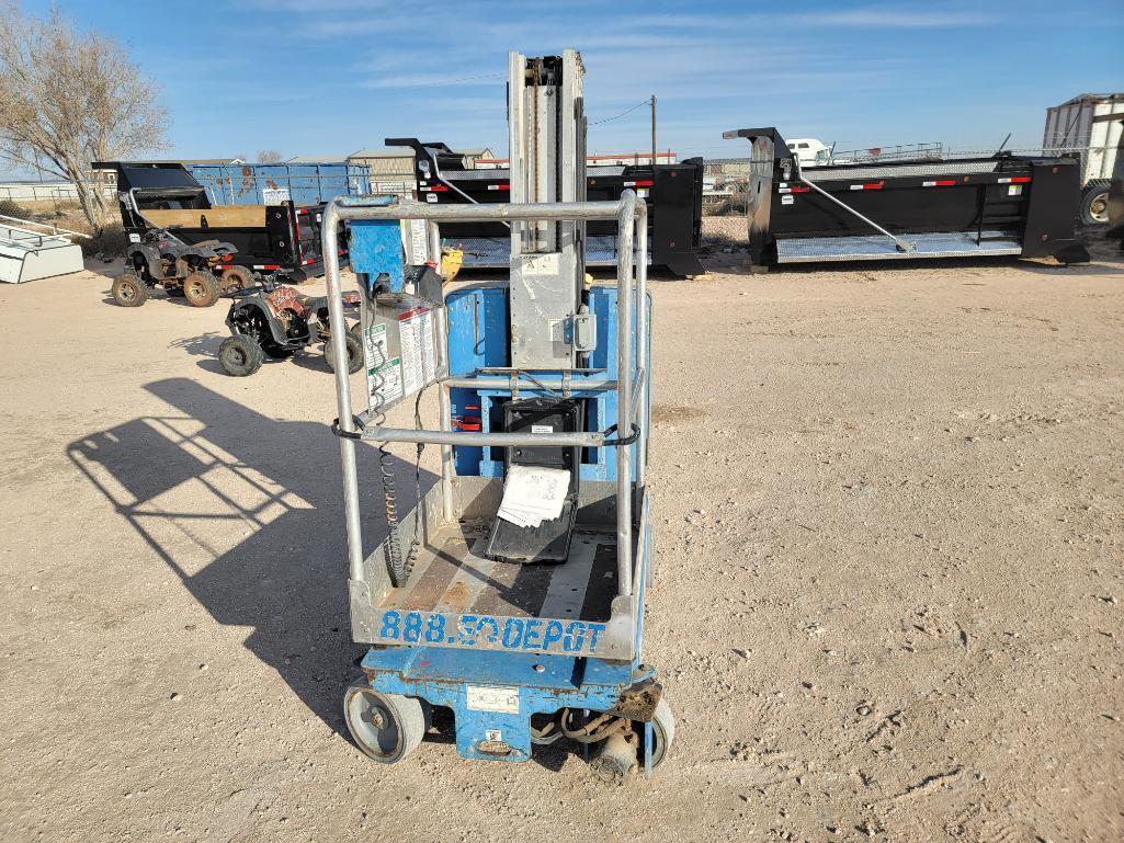 Genie GR20 Self Propelled Personnel Lift