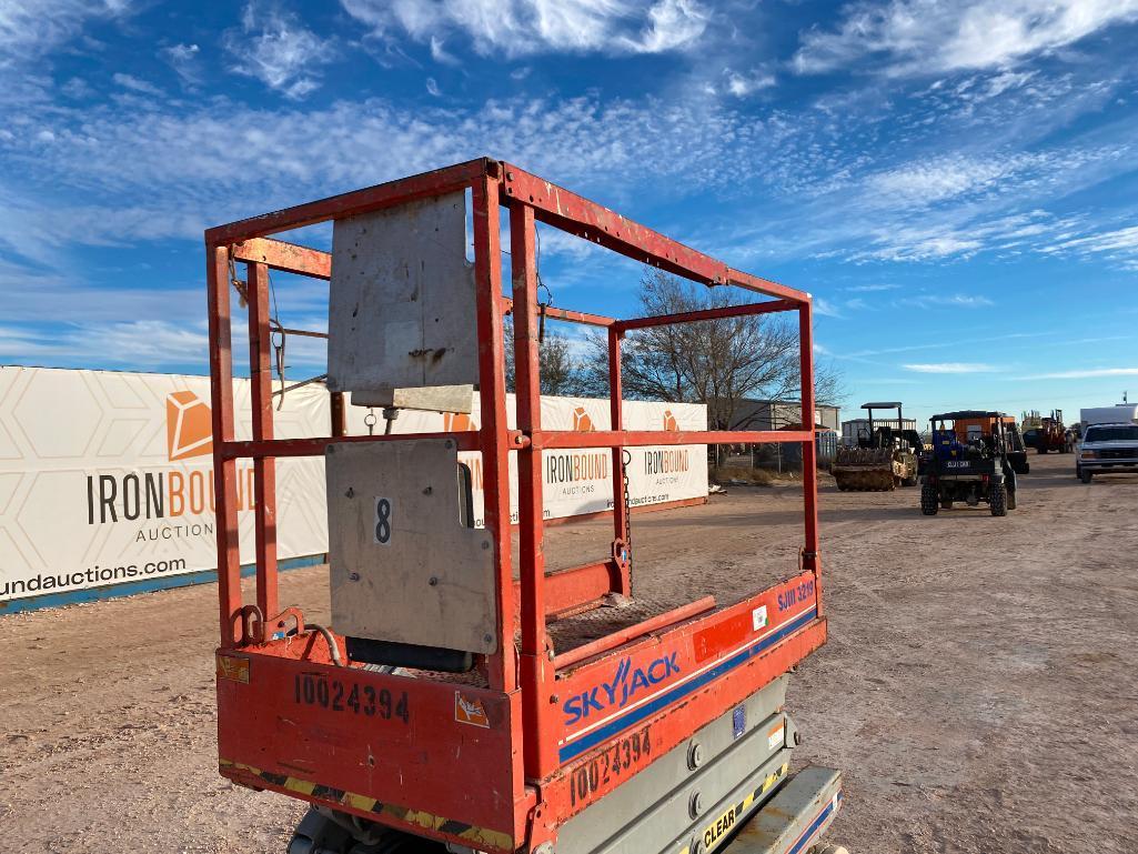 SKY JACK SJIII 3219 Scissor Lift