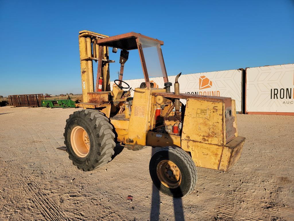 CASE 585E Rough Terrain Forklift