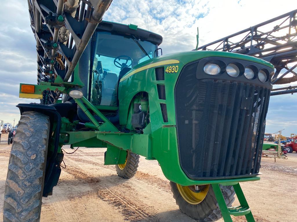 John Deere 4930 Sprayer