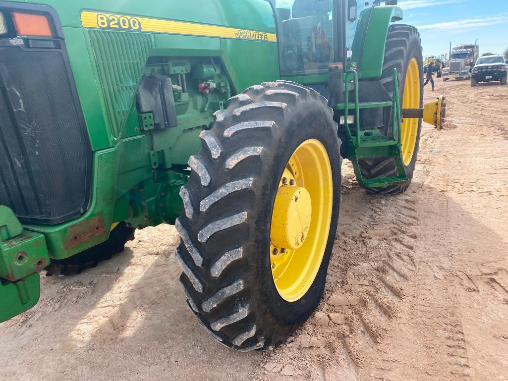 John Deere 8200 Tractor w/Duals