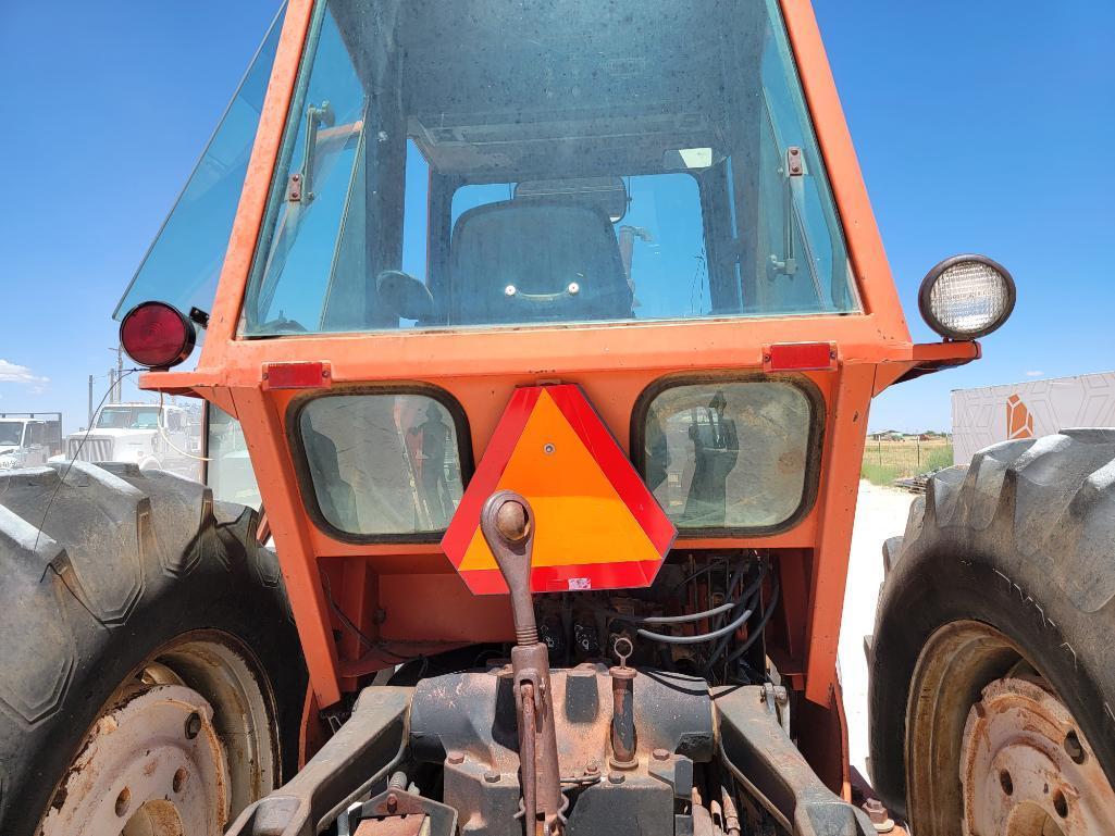 Allis-Chalmers 7010 Tractor