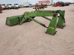 John Deere 158 Front end Loader