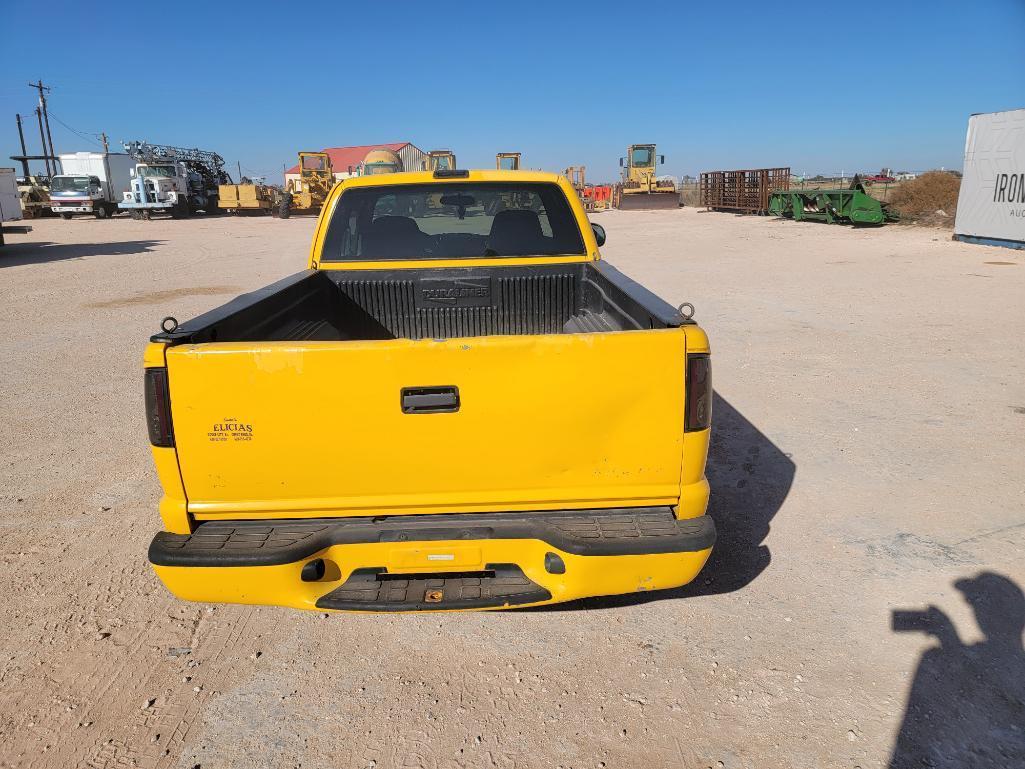 2003 Chevrolet S10 Pickup Truck