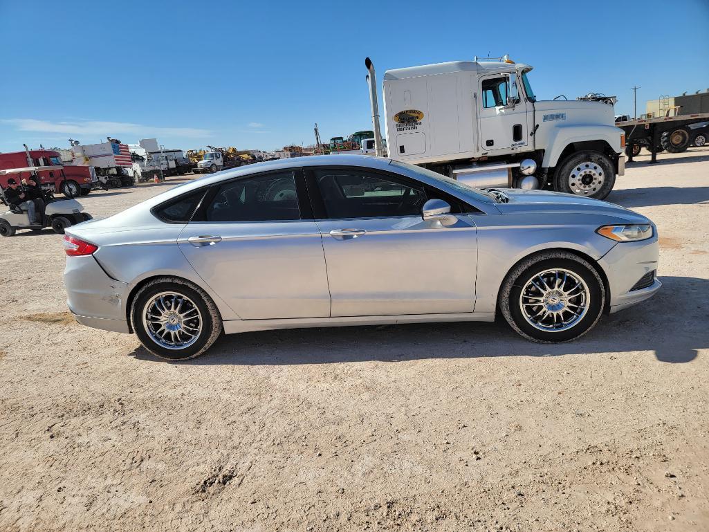 2013 Ford Fusion Passenger Car