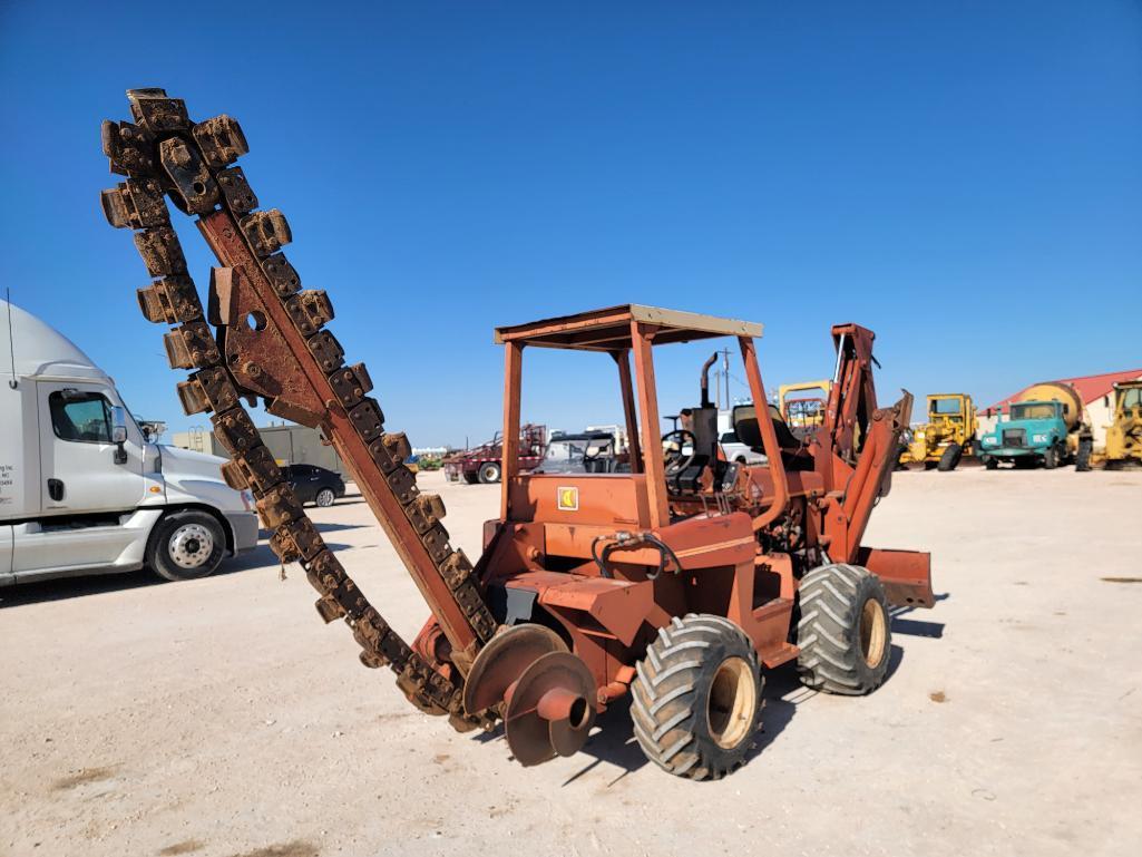 Ditch Witch 5010 Trencher