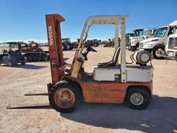 Nissan P-5000 Forklift