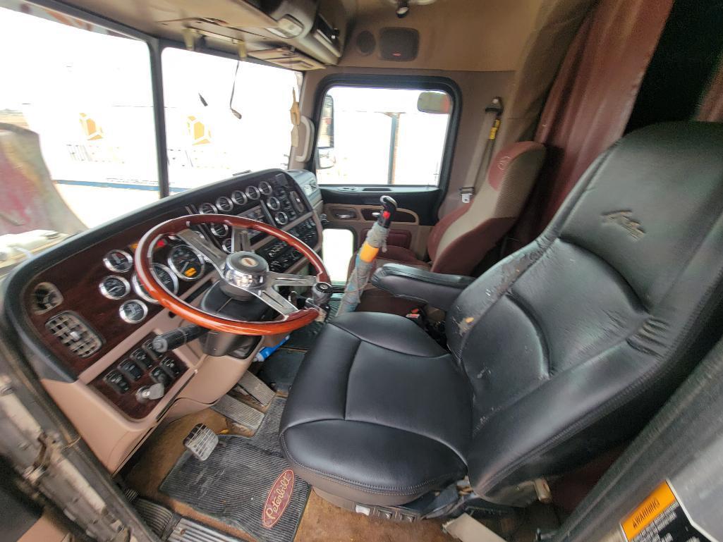 2012 Peterbilt 386 Truck Tractor