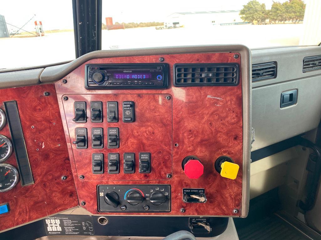 2003 International 9400I Truck Tractor (Located in Dalhart Tx)