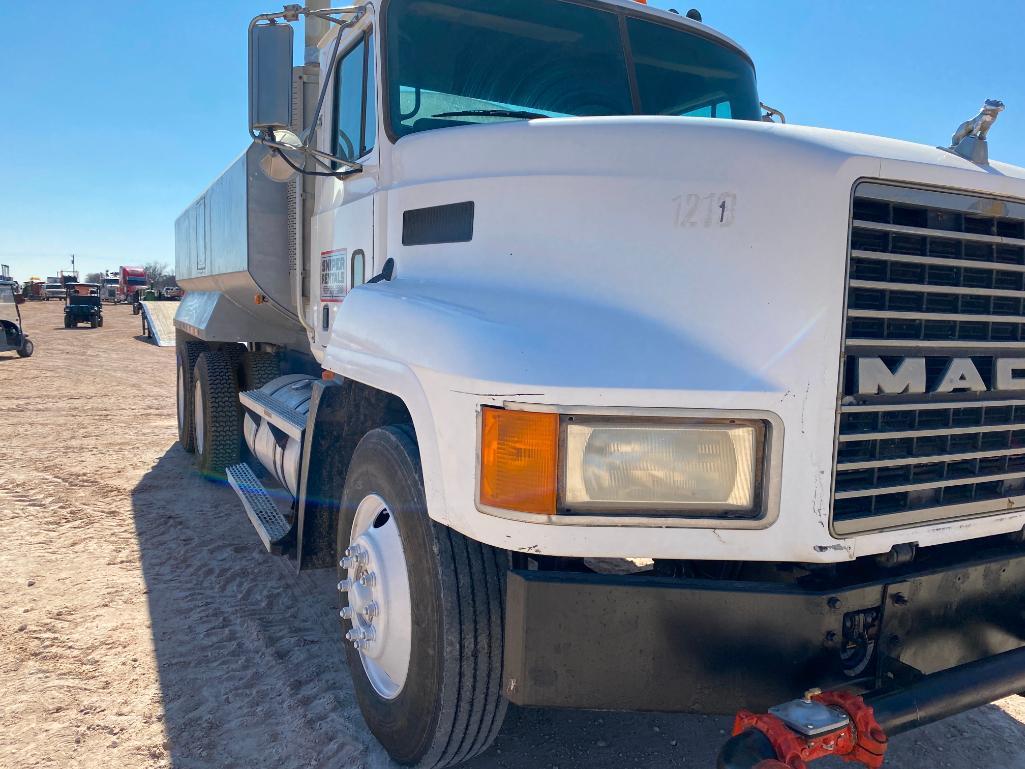 1999 Mack CH612 Water Truck