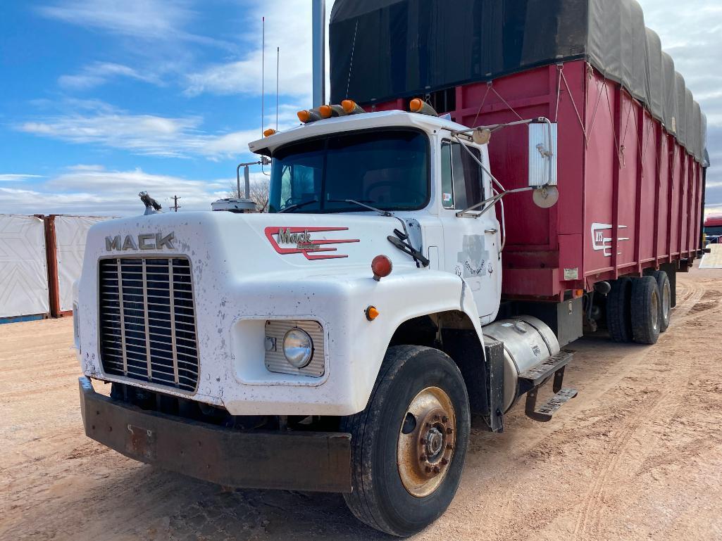 1989 Mack RB688S Module Truck