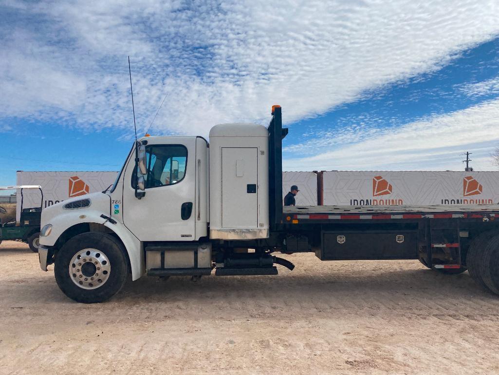 2007 Freightliner Business Class Flatbed Truck