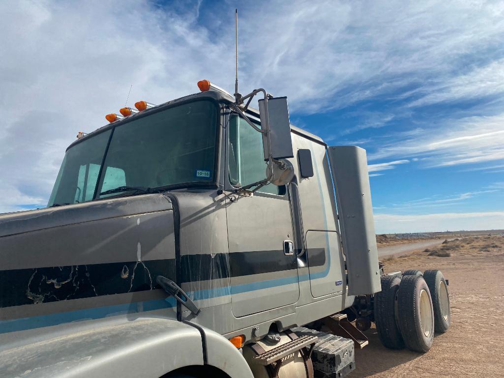 1995 Volvo GM Truck Tractor (Located in Dalhart Tx )