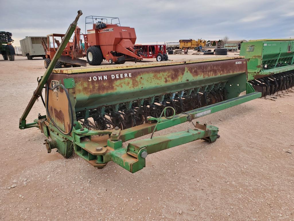 John Deere 8000 Seed Drill