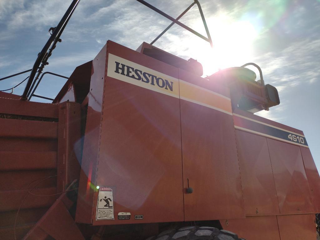 Hesston 4910 Baler