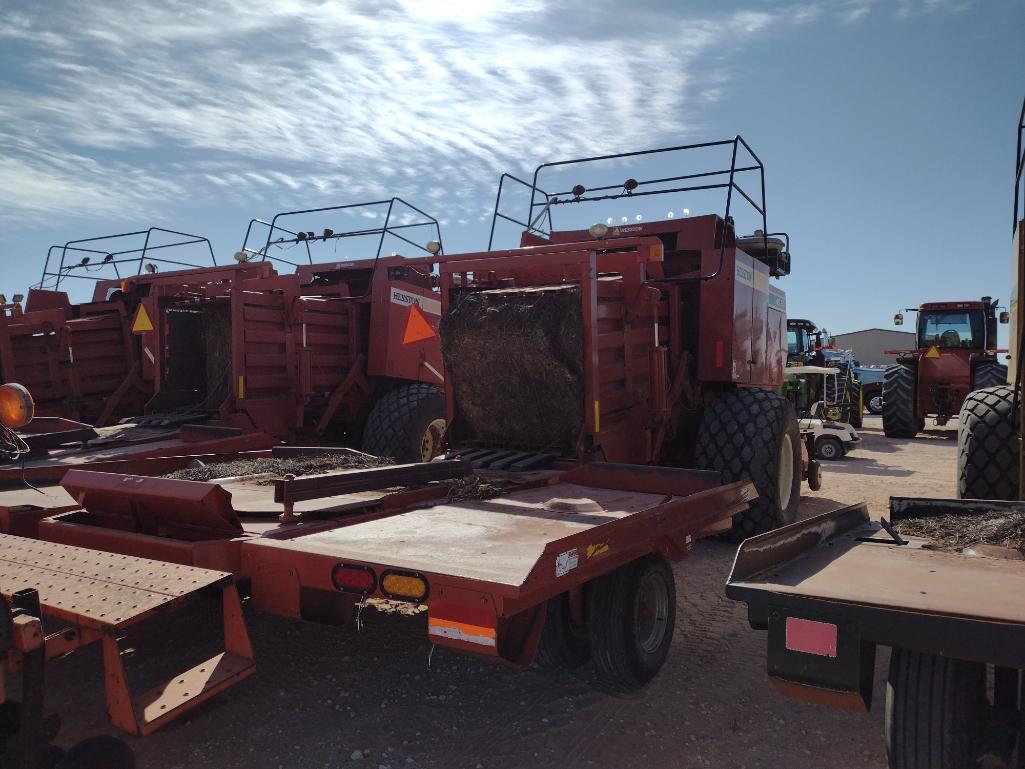 Hesston 4910 Baler