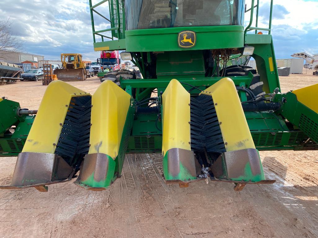 John Deere 7460 Cotton Stripper