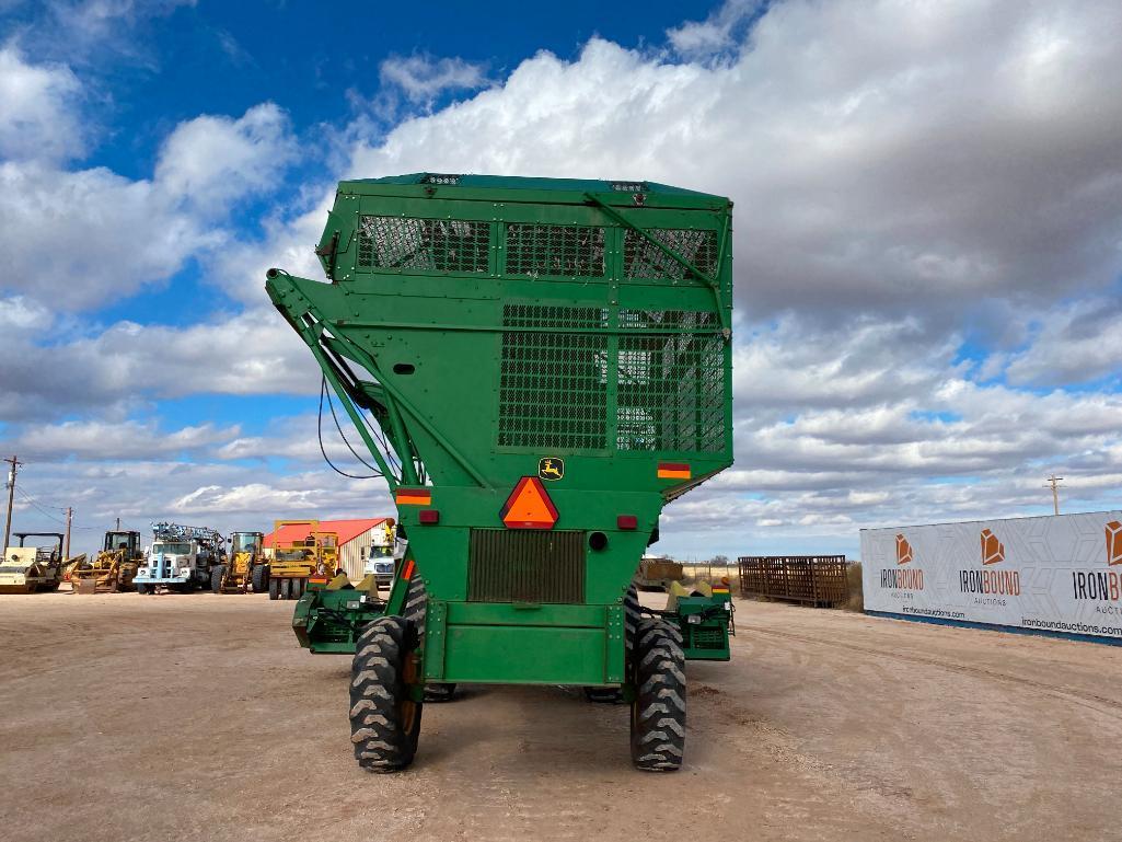 John Deere 7460 Cotton Stripper