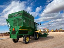 John Deere 7460 Cotton Stripper