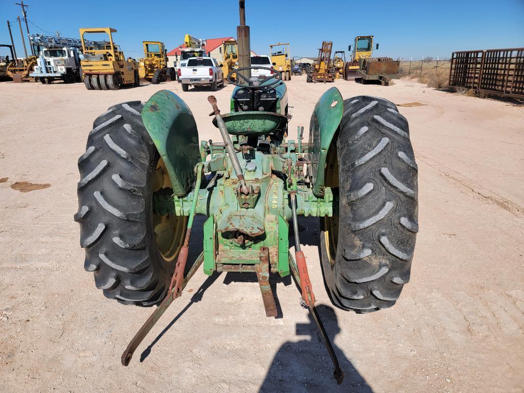 1970 John Deere 820 Tractor