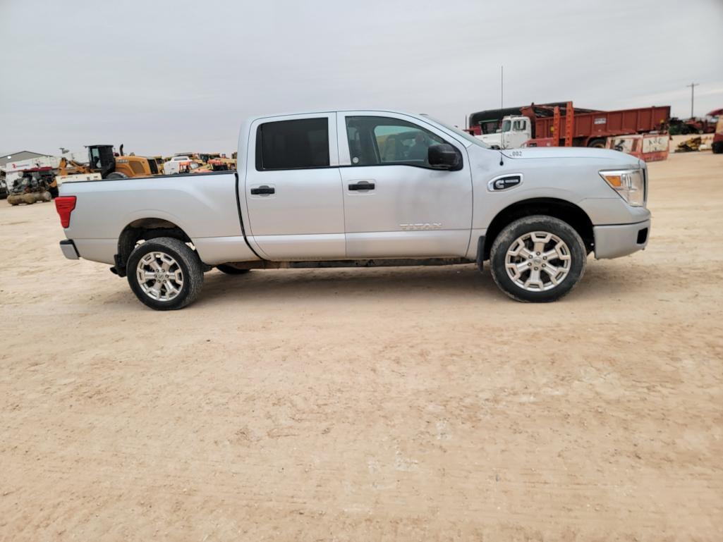 2017 Nissan Titan Pickup Truck