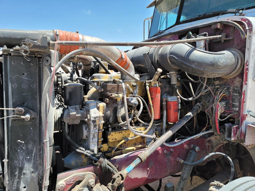 1989 Peterbilt 377 Winch Truck