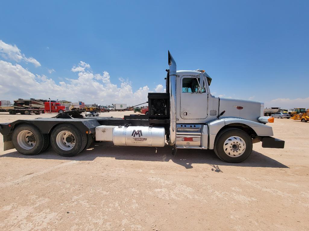 1989 Peterbilt 377 Winch Truck