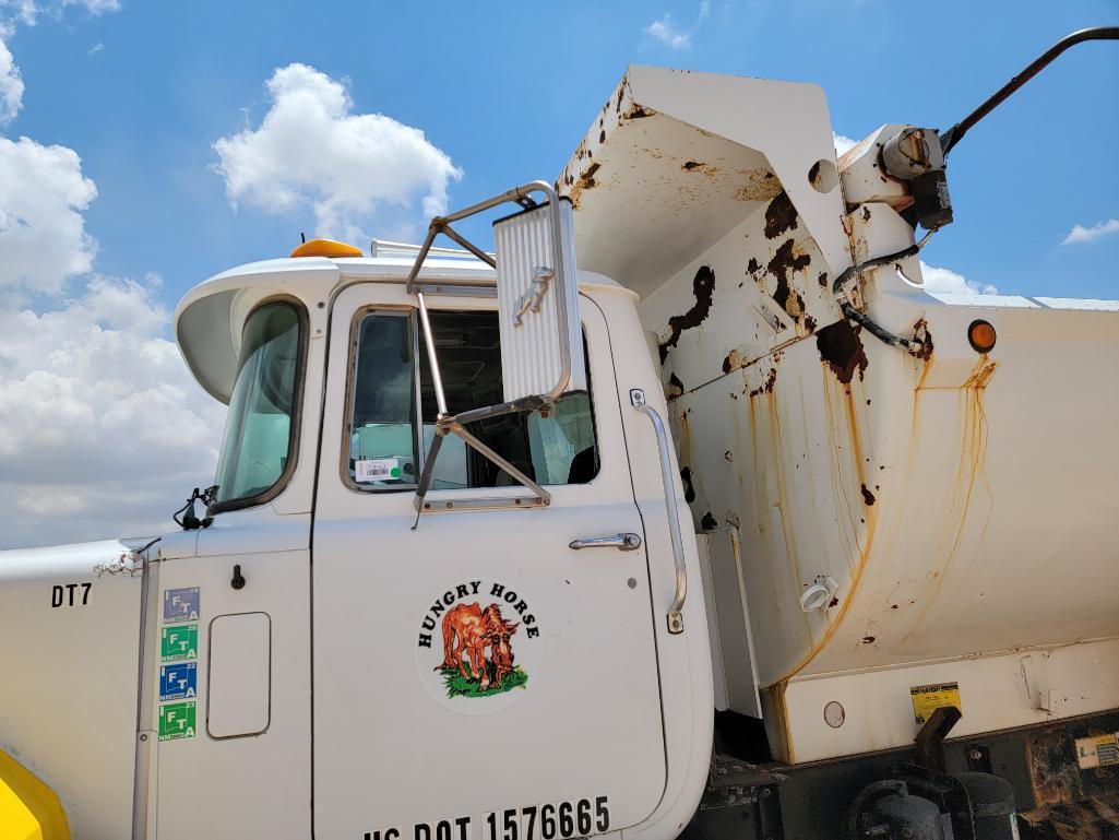 2001 Mack RD688S Dump Truck