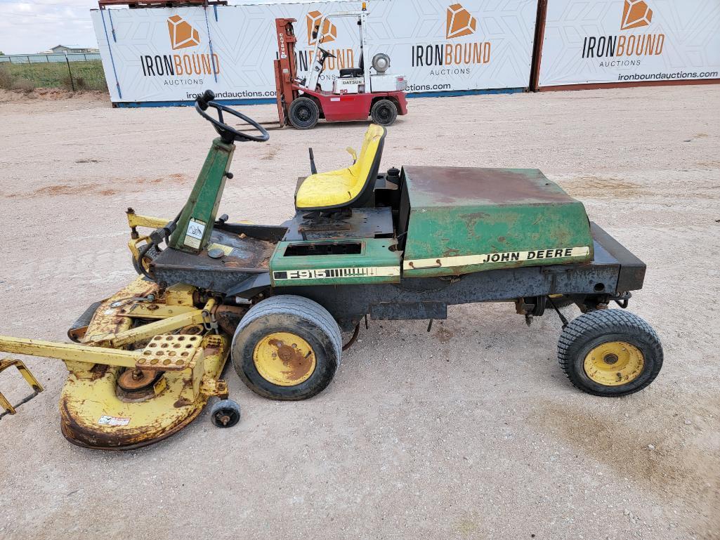 John Deere F915 Mower