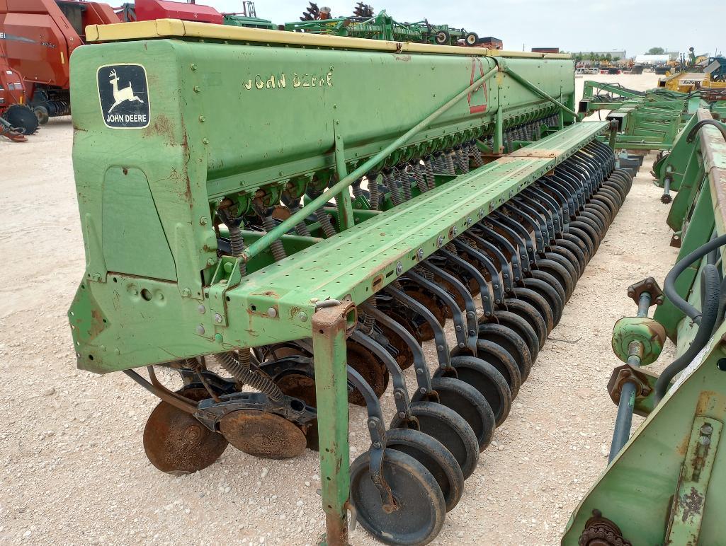 John Deere 520 Seed Drill