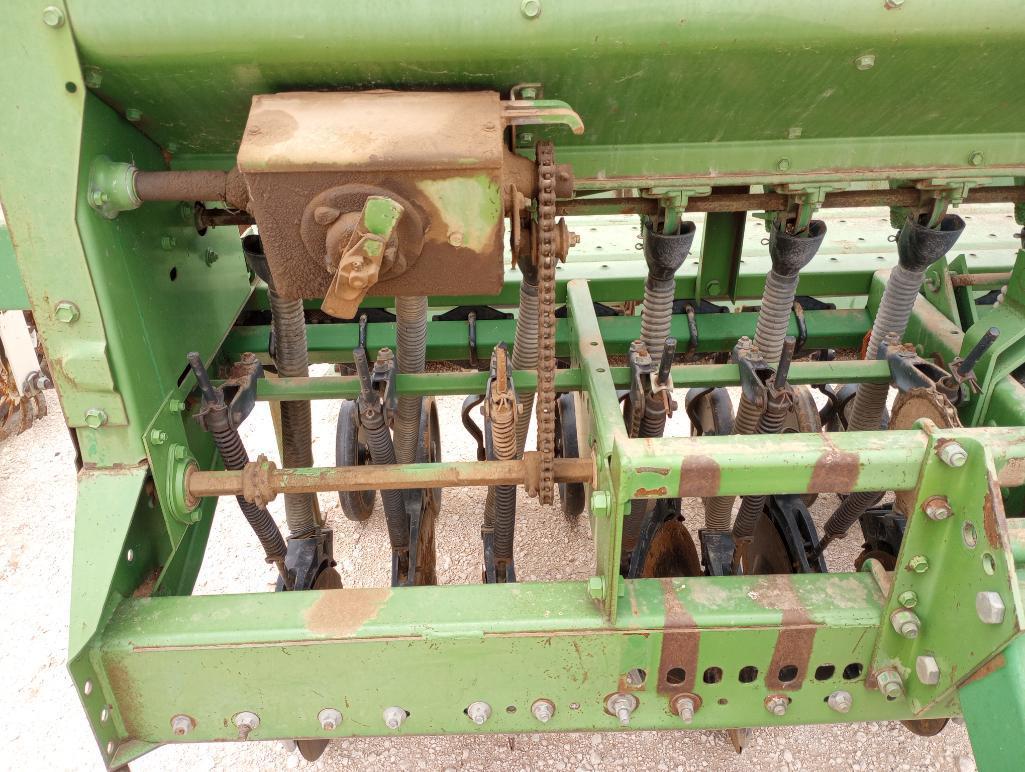 John Deere 520 Seed Drill