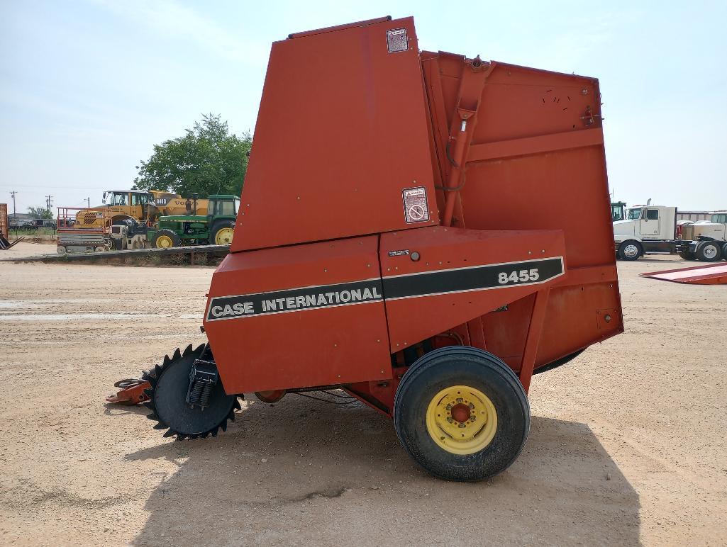 Case International 8455 Round Bale Baler