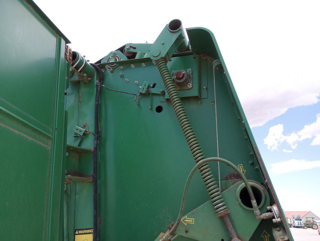 John Deere 535 Round Bale Baler