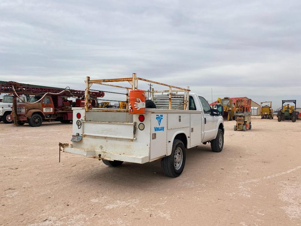 2011 Ford F-350 Super Duty Service Pickup