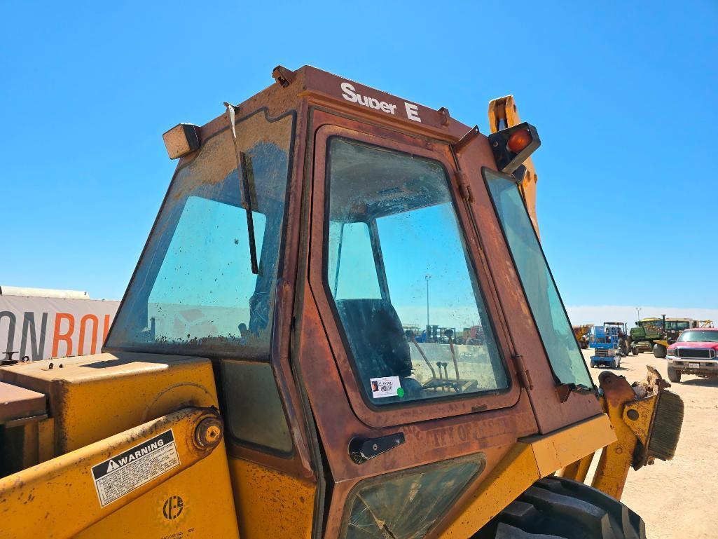 Case 580E Backhoe Loader