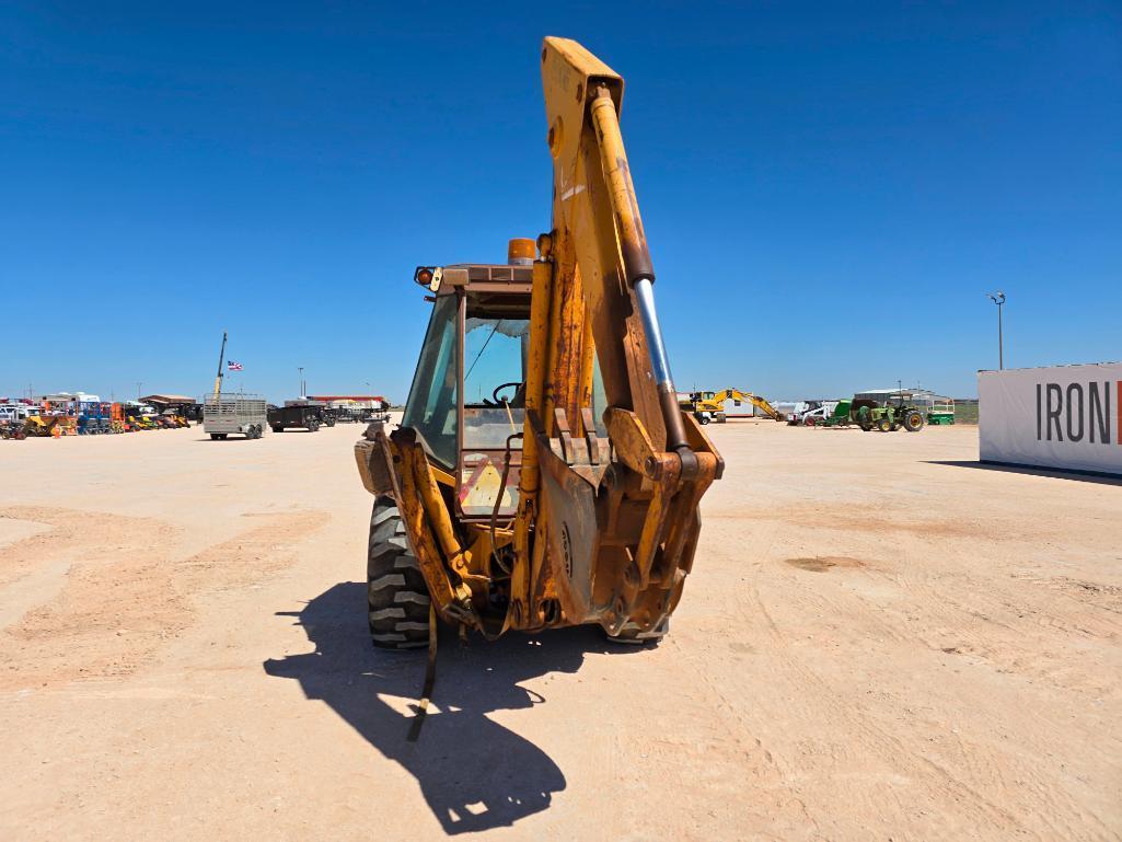 Case 580E Backhoe Loader