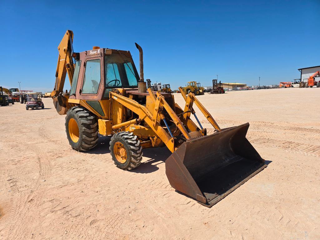 Case 580E Backhoe Loader