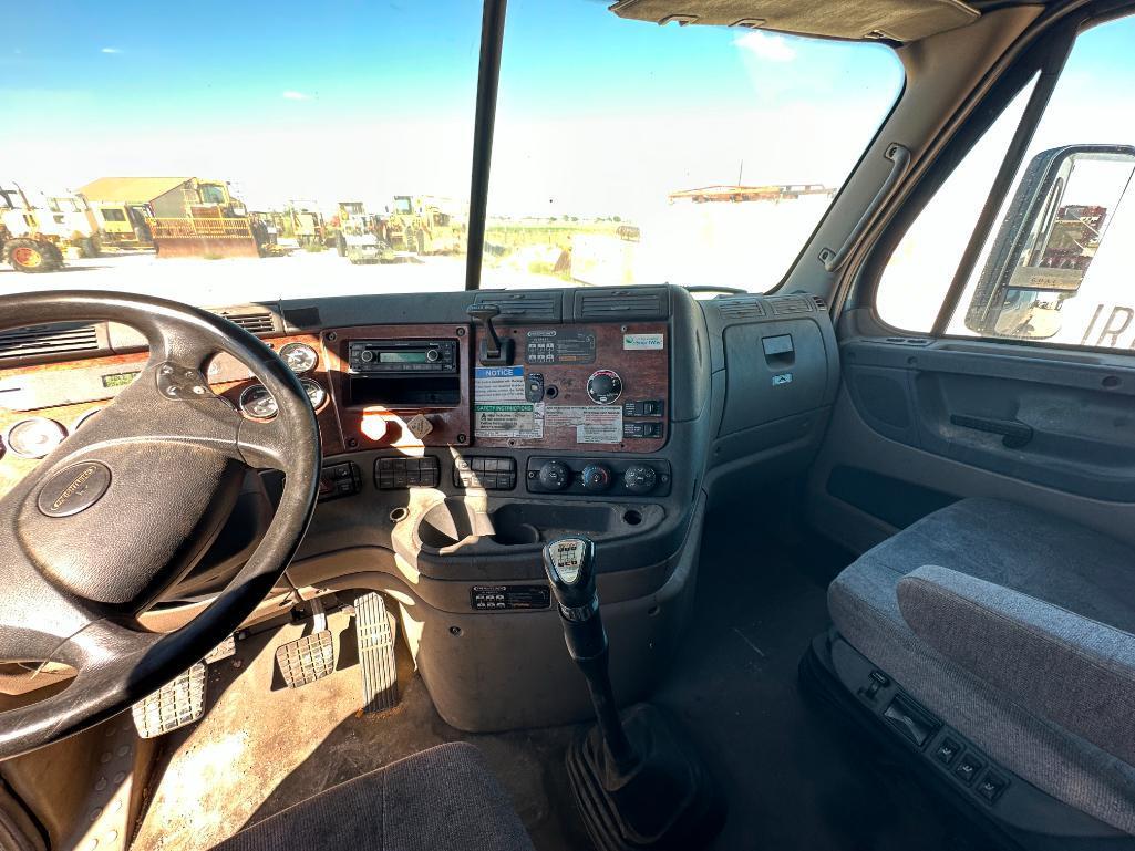 2013 Freightliner Cascadia Truck Tractor