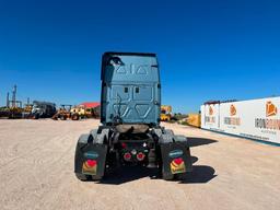 2013 Freightliner Cascadia Truck Tractor