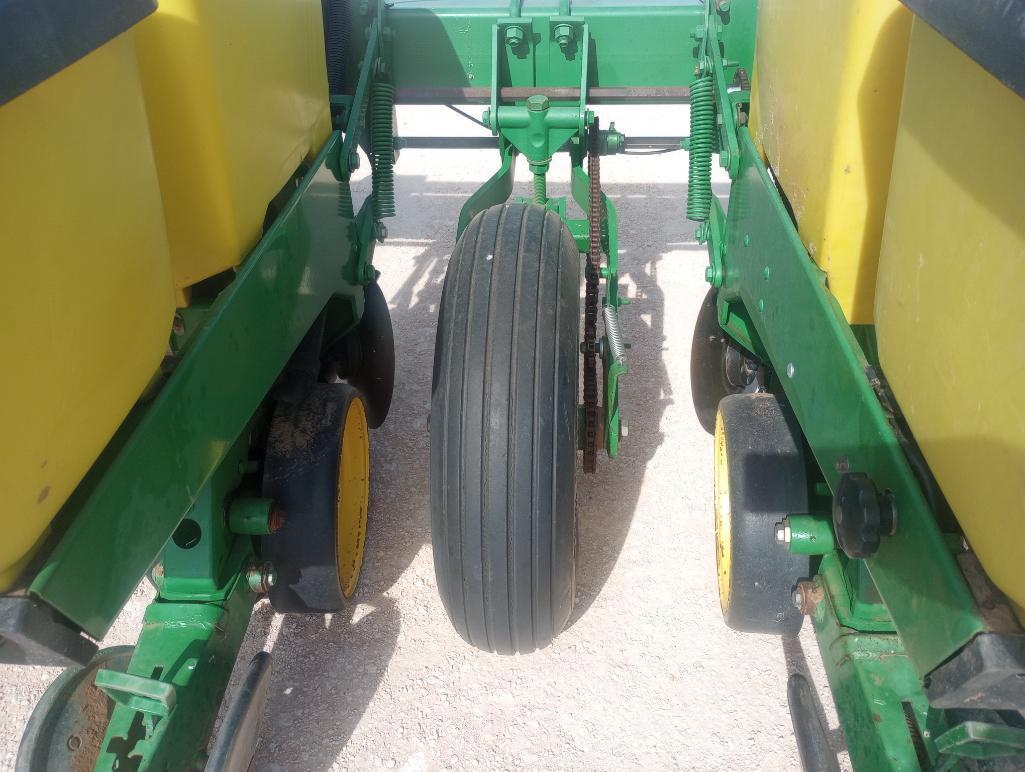 John Deere 7300 Planter