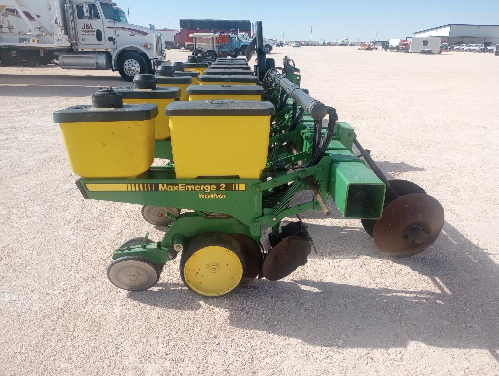 John Deere 7300 Planter