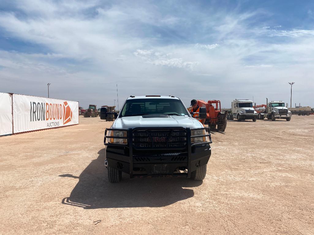 2013 GMC 3500 HD Dually Pickup