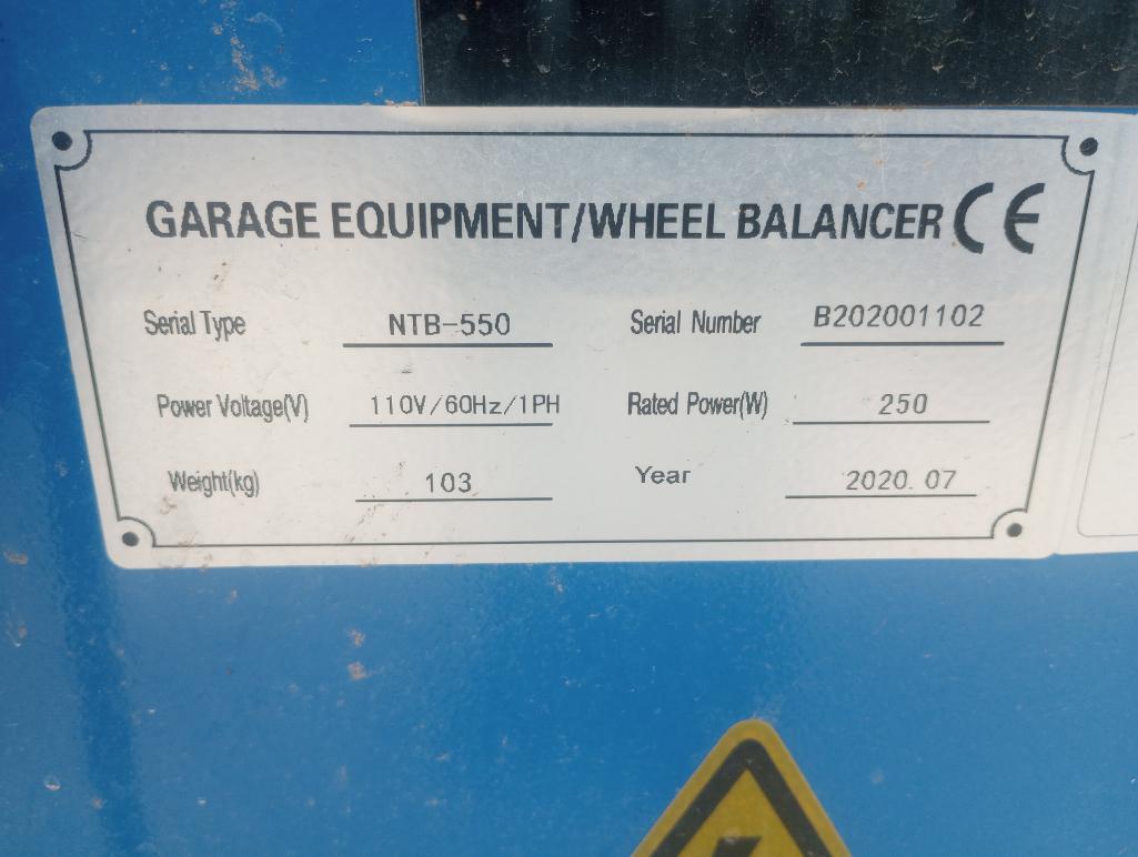 Triumph NTB-550 Wheel Balancer