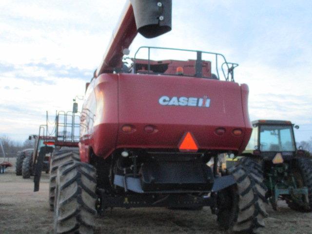 CIH 8010 Combine