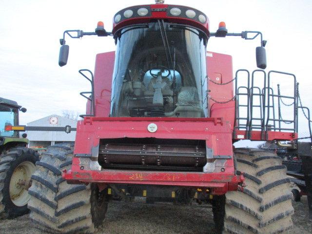 CIH 8010 Axial Flow Combine