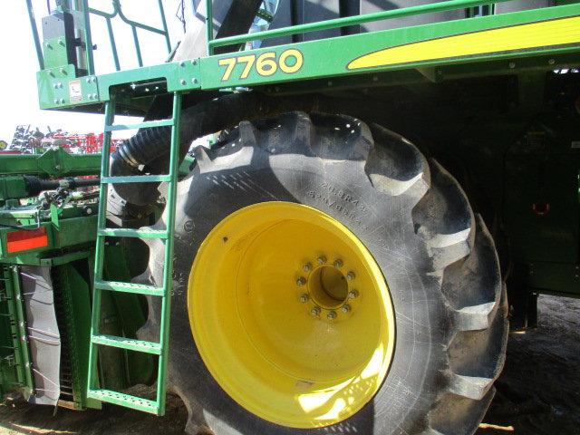 JD 7760 Cotton Picker (2014 model)